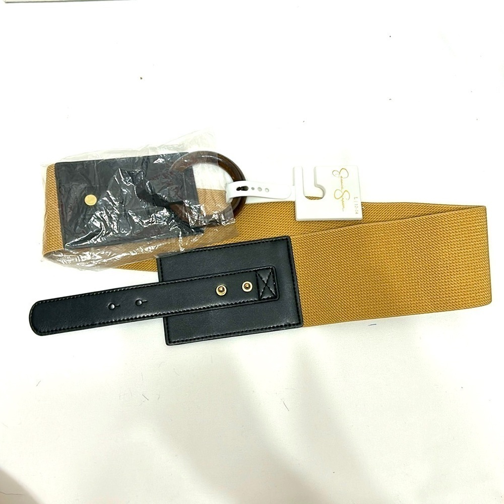 Jessica Simpson belt size‎ L